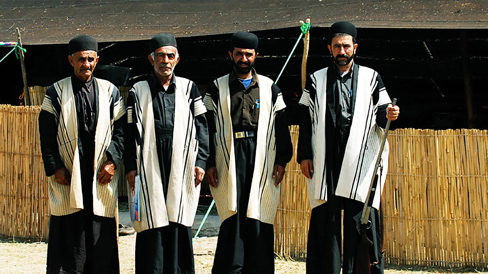 لباس مردان لر بختیار