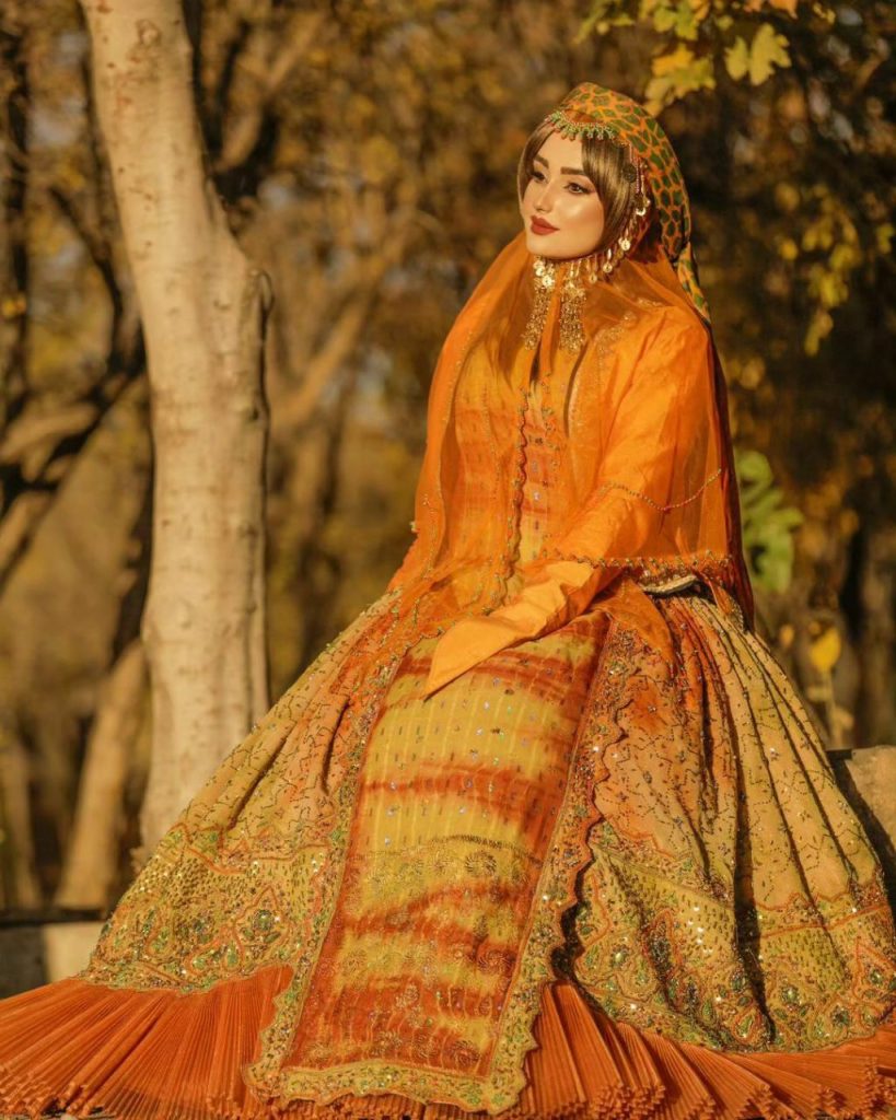 لباس محلی زنان لرستان