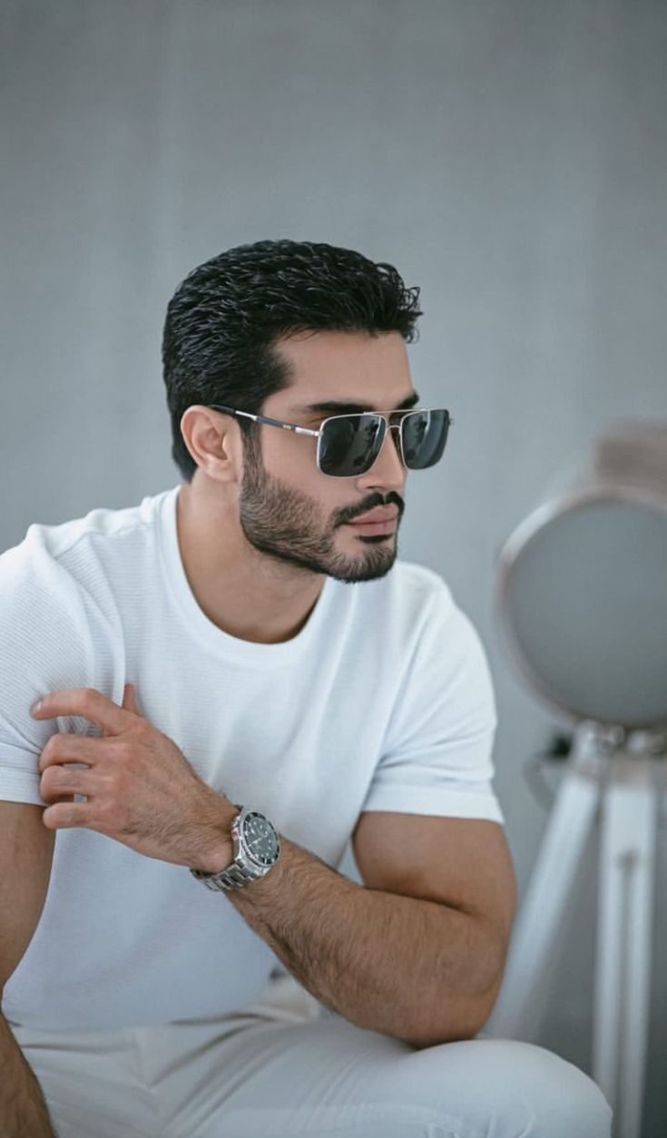 Men's sports style sunglasses